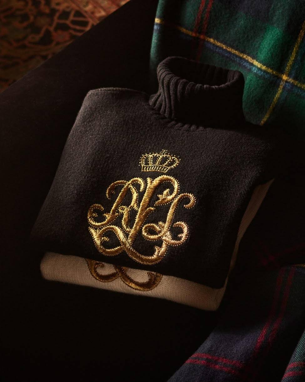 Golf z domieszką wełny i haftowanym logo